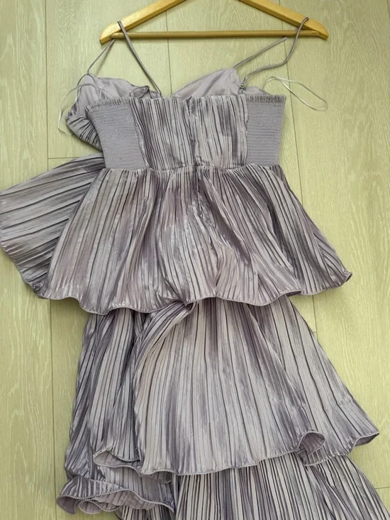 Astr Tiered Pleated Maxi Dress in Lilac 🐣 - Picture 9 of 10